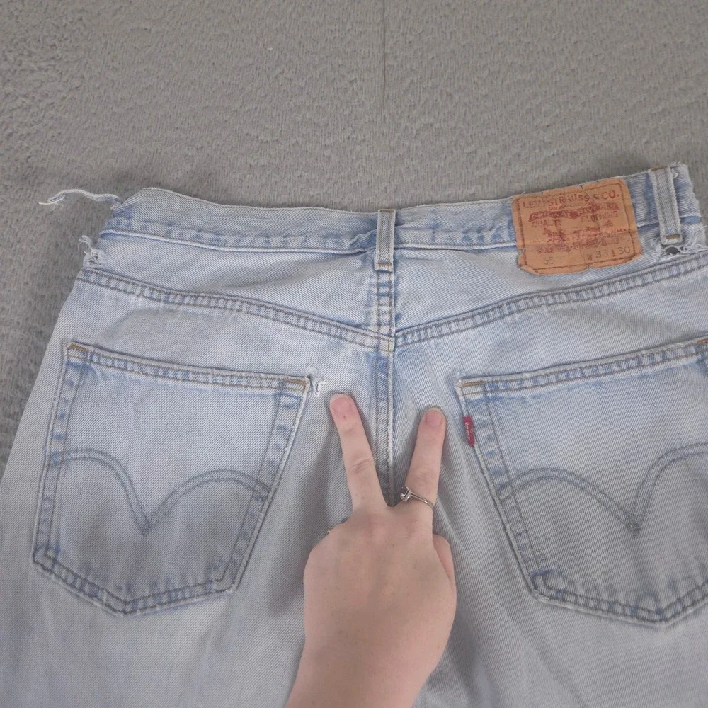 VINTAGE Levi's Jeans Mens 33x30 Light Wash 550 Relaxed Fit Tapered Leg Denim 00s